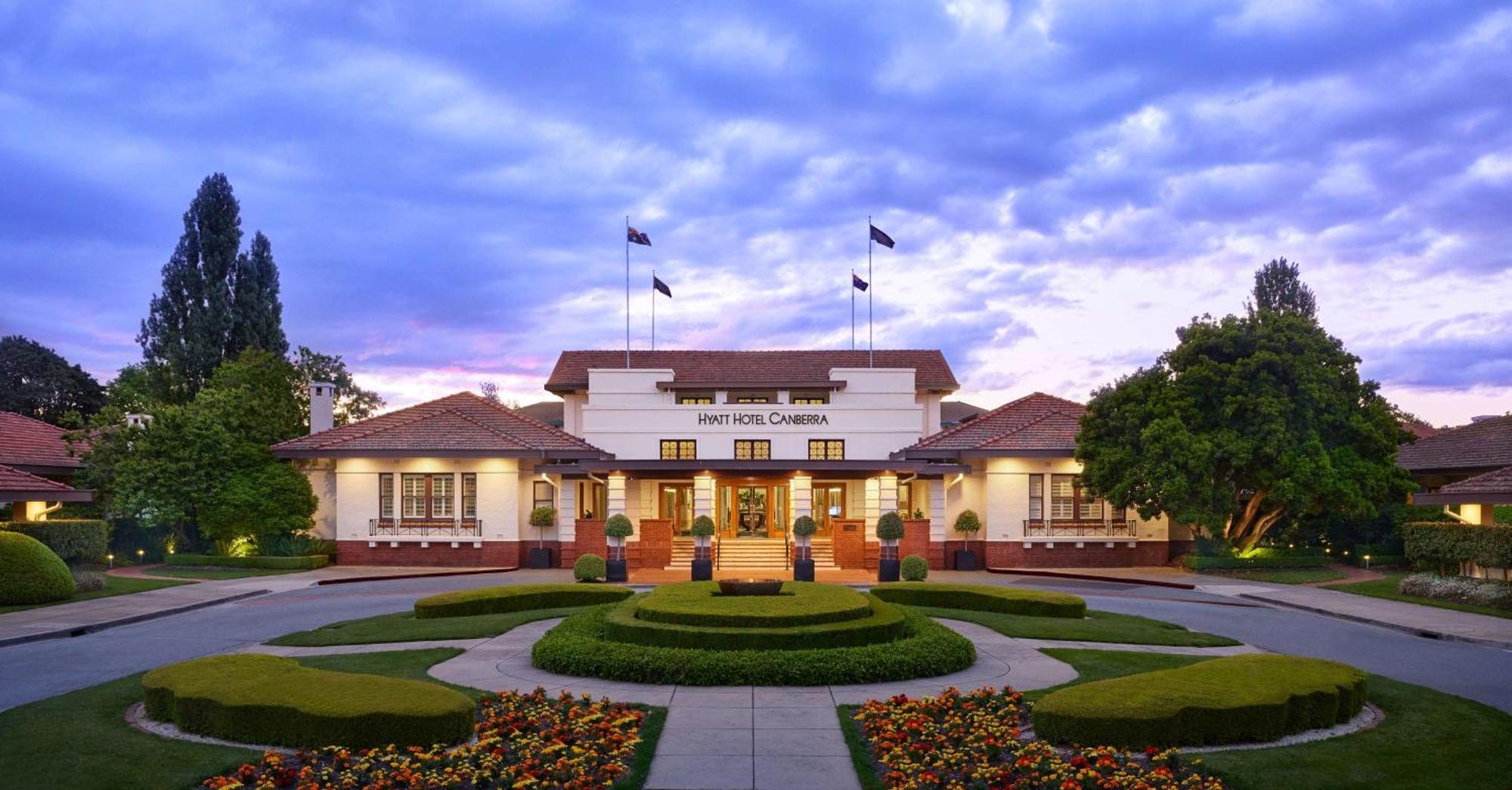 Hyatt Hotel Canberra - A Park Hyatt Hotel Camberra Exterior foto The clubhouse at the Adelaide Golf Club