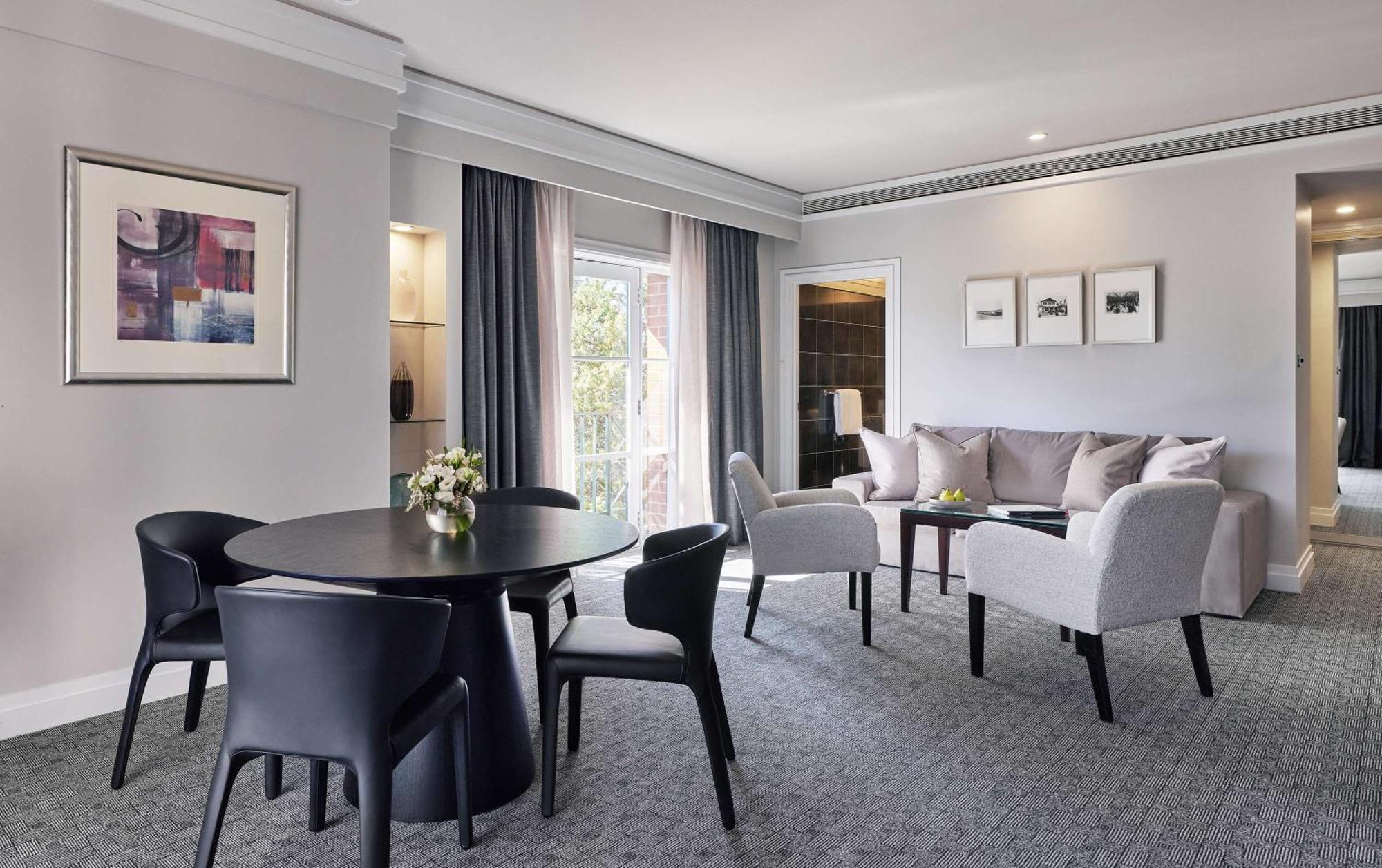 Hyatt Hotel Canberra - A Park Hyatt Hotel Camberra Exterior foto Suite at the hotel